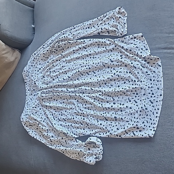 Womens button up top - Picture 8 of 9